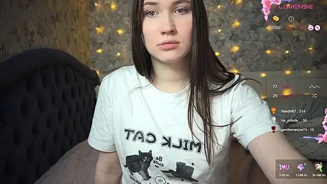 Snapshot of ChloeMillerMeow chatting on February 21, 6:15 pm ChloeMillerMeow online show from February 21, 6:15 pm