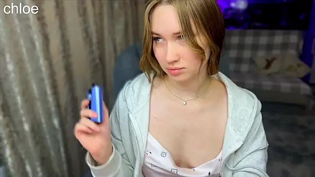 Snapshot of ChloeMillerMeow chatting on October 13, 6:09 pm ChloeMillerMeow online show from October 13, 6:09 pm