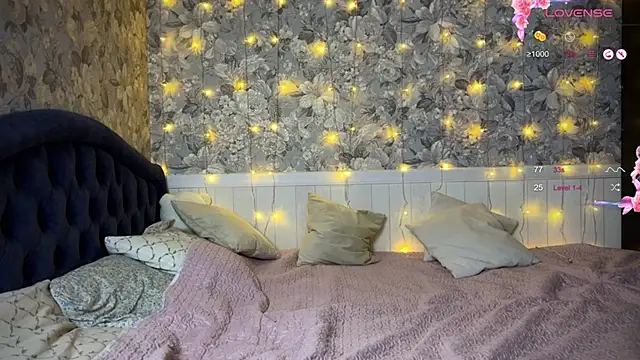 Snapshot of ChloeMillerMeow chatting on February 25, 4:46 pm ChloeMillerMeow online show from February 25, 4:46 pm