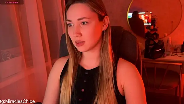 ChloeMillerMeow online show from March 26, 5:33 pm