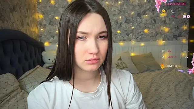 Snapshot of ChloeMillerMeow chatting on February 28, 8:28 pm ChloeMillerMeow online show from February 28, 8:28 pm