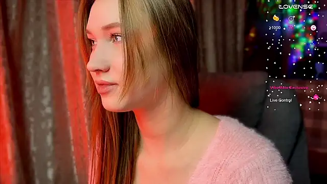 ChloeMillerMeow online show from December 3, 7:57 pm