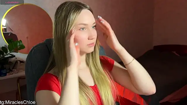 ChloeMillerMeow online show from April 17, 7:06 pm