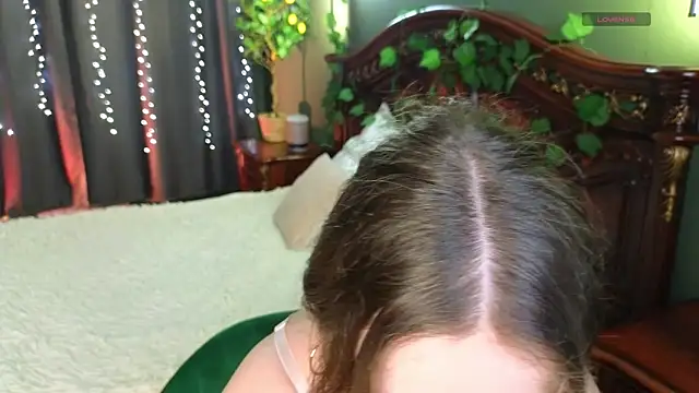 Snapshot of SquirtBabee chatting on December 5, 3:10 pm SquirtBabee online show from December 5, 3:10 pm