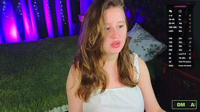 Snapshot of SquirtBabee chatting on November 22, 7:35 pm SquirtBabee online show from November 22, 7:35 pm