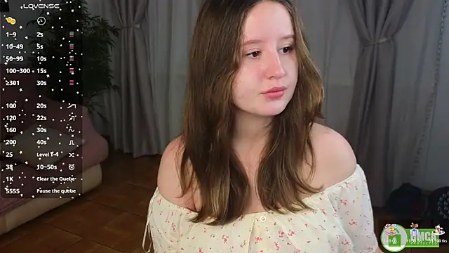 Snapshot of SquirtBabee chatting on November 14, 3:37 pm SquirtBabee online show from November 14, 3:37 pm