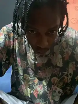 Larry-n-clouds online show from December 3, 12:33 am