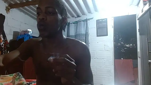 Snapshot of Larry-n-clouds chatting on January 18, 1:31 am Larry-n-clouds online show from January 18, 1:31 am