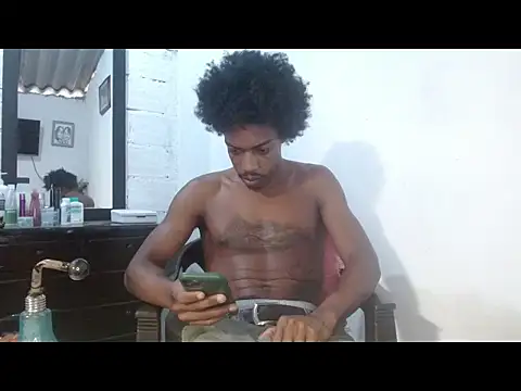 Larry-n-clouds online show from May 19, 9:00 pm