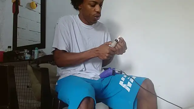 Snapshot of Larry-n-clouds chatting on February 3, 5:07 pm Larry-n-clouds online show from February 3, 5:07 pm