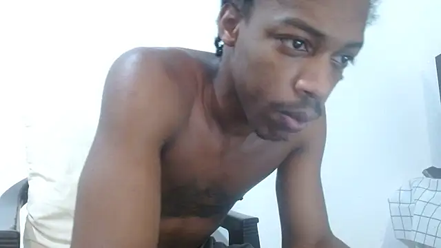 Snapshot of Larry-n-clouds chatting on February 25, 8:30 pm Larry-n-clouds online show from February 25, 8:30 pm