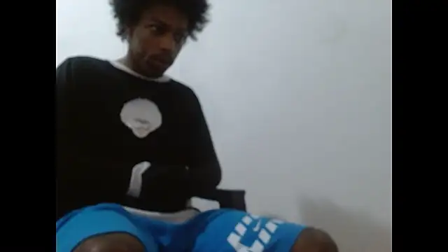 Snapshot of Larry-n-clouds chatting on February 6, 2:24 pm Larry-n-clouds online show from February 6, 2:24 pm