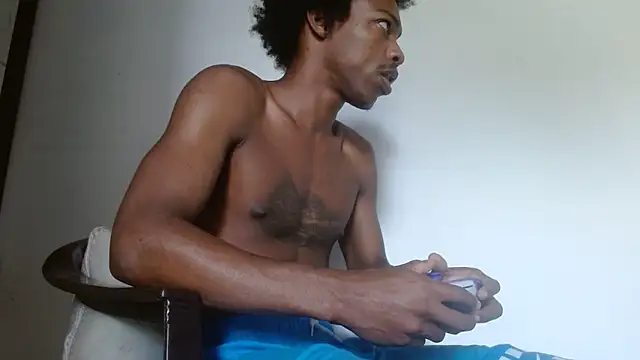 Snapshot of Larry-n-clouds chatting on February 4, 6:03 pm Larry-n-clouds online show from February 4, 6:03 pm