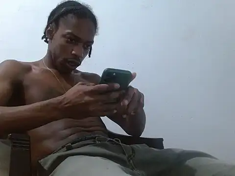 Snapshot of Larry-n-clouds chatting on February 24, 4:46 am Larry-n-clouds online show from February 24, 4:46 am