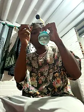 Larry-n-clouds online show from November 25, 3:40 am