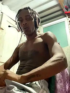 Larry-n-clouds online show from November 23, 3:16 am