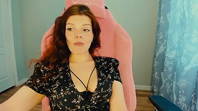 Snapshot of AlysaNightmoon chatting on February 24, 7:44 am AlysaNightmoon online show from February 24, 7:44 am