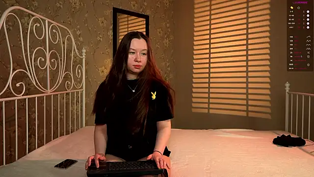 Snapshot of stayin_alive_ chatting on January 14, 1:48 pm stayin alive online show from January 14, 1:48 pm