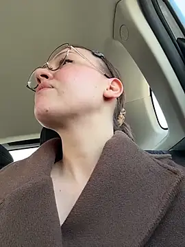 RinaCat online show from April 3, 5:25 am