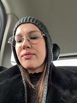 Snapshot of RinaCat chatting on November 8, 5:11 am RinaCat online show from November 8, 5:11 am