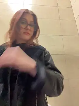 Snapshot of RinaCat chatting on February 20, 8:17 am RinaCat online show from February 20, 8:17 am