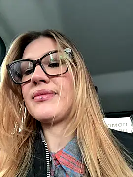 Snapshot of RinaCat chatting on September 29, 5:25 am RinaCat online show from September 29, 5:25 am