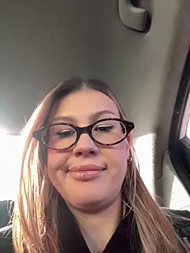 Snapshot of RinaCat chatting on October 18, 5:31 am RinaCat online show from October 18, 5:31 am