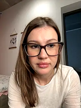 Snapshot of RinaCat chatting on October 31, 6:21 am RinaCat online show from October 31, 6:21 am