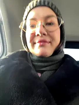 Snapshot of RinaCat chatting on November 29, 6:02 am RinaCat online show from November 29, 6:02 am