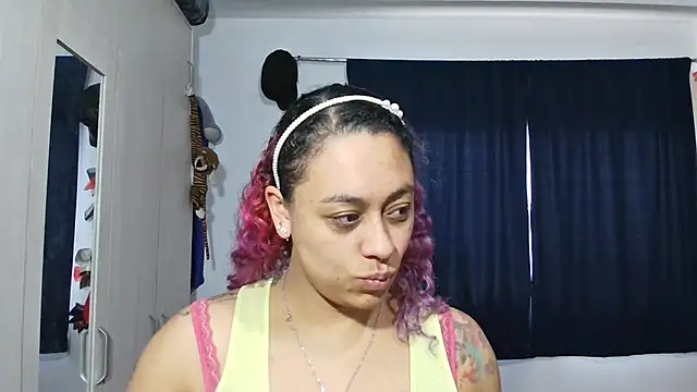 Snapshot of Cata_Blue__ chatting on February 10, 2:16 pm Cata Blue online show from February 10, 2:16 pm