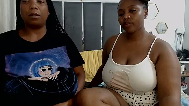 IceBellaCane313 online show from March 28, 10:55 pm