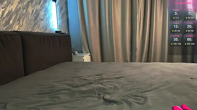 laflamebella online show from December 15, 3:18 pm