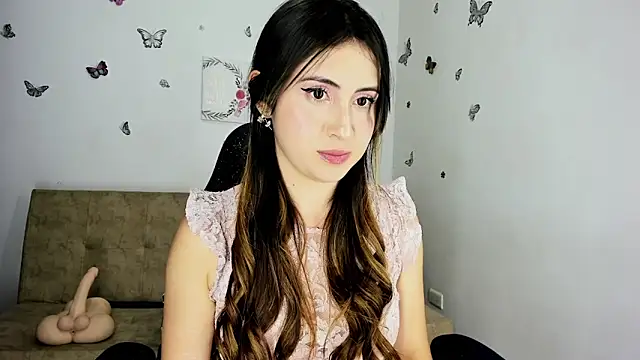 Snapshot of Nicol_Swift_ chatting on January 19, 2:04 am Nicol Swift online show from January 19, 2:04 am