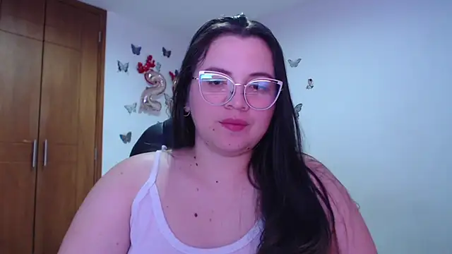 Snapshot of Sarahros1 chatting on January 9, 1:18 am Sarahros1 online show from January 9, 1:18 am
