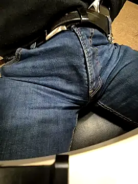 alessandroman2114 online show from December 17, 6:02 pm