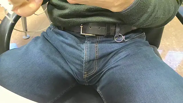 alessandroman2114 online show from March 11, 5:07 pm