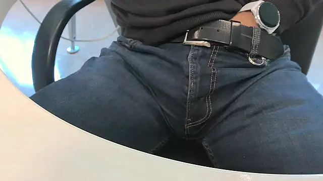 alessandroman2114 online show from March 2, 11:50 am