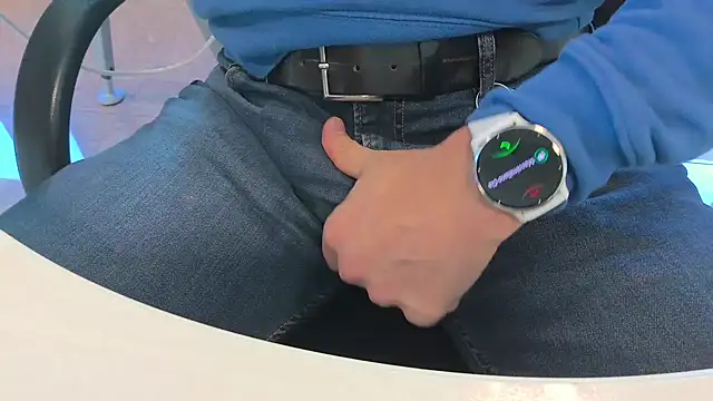 alessandroman2114 online show from March 17, 9:45 am