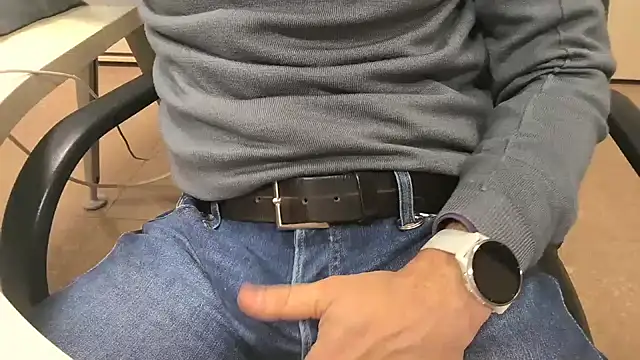 alessandroman2114 online show from February 9, 5:11 pm