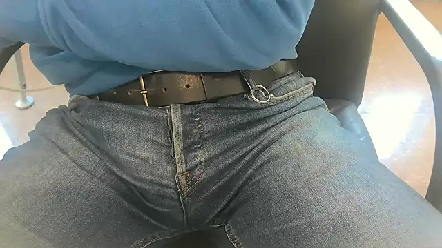 alessandroman2114 online show from March 25, 11:20 am