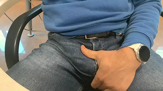 alessandroman2114 online show from February 11, 11:21 am