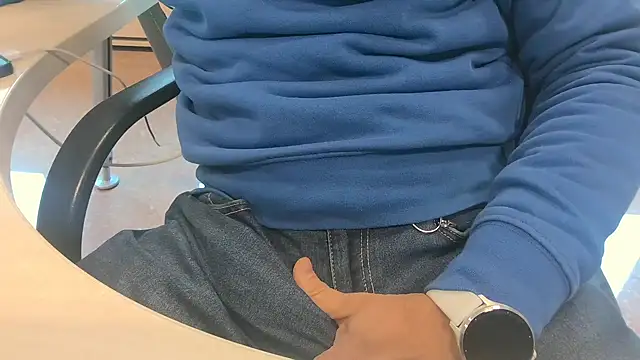 alessandroman2114 online show from January 15, 11:13 am