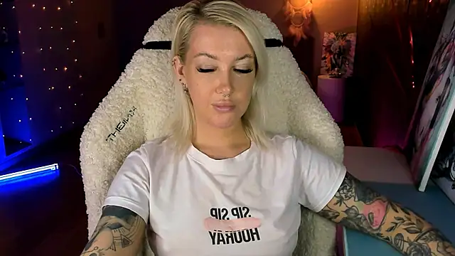 tykioty Miley online show from April 10, 12:45 pm