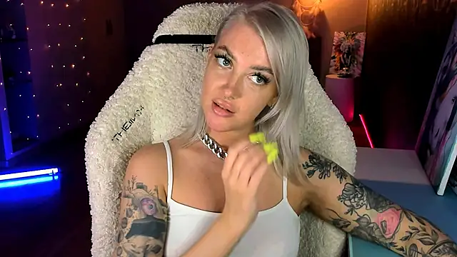 tykioty Miley online show from June 24, 3:32 pm