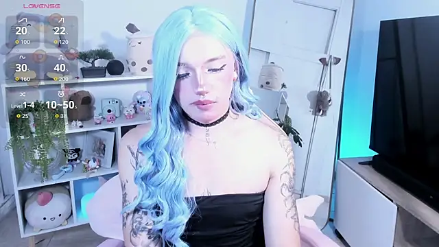 Snapshot of KloeKing__ chatting on May 10, 3:32 am KloeKing online show from May 10, 3:32 am