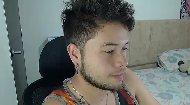 JOHANLEON1 online show from December 2, 12:15 am