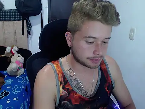 JOHANLEON1 online show from October 2, 9:51 pm