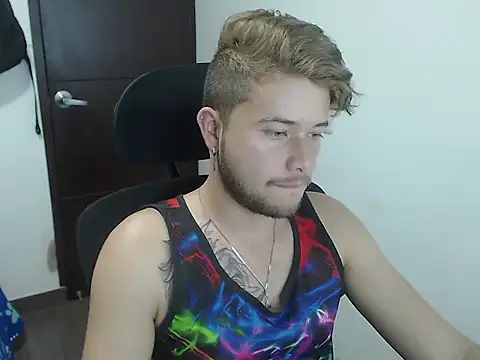 JOHANLEON1 online show from October 24, 2:38 pm