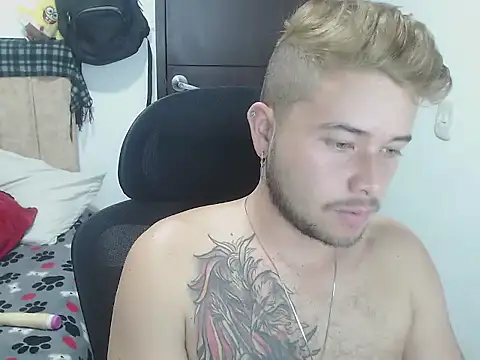 JOHANLEON1 online show from October 14, 3:56 pm