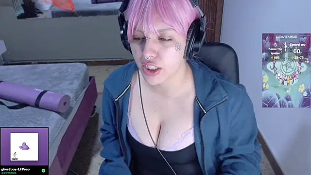 Eli666uwu online show from October 20, 4:07 pm